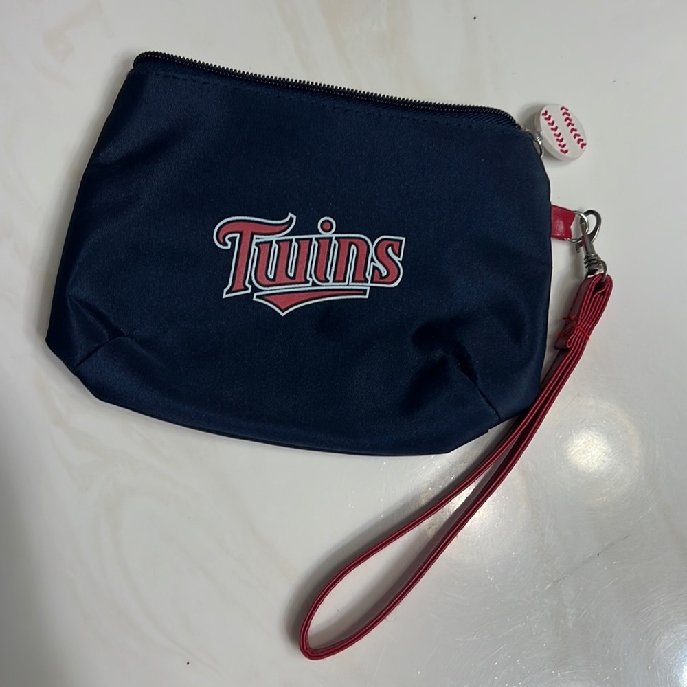 Twins clutch